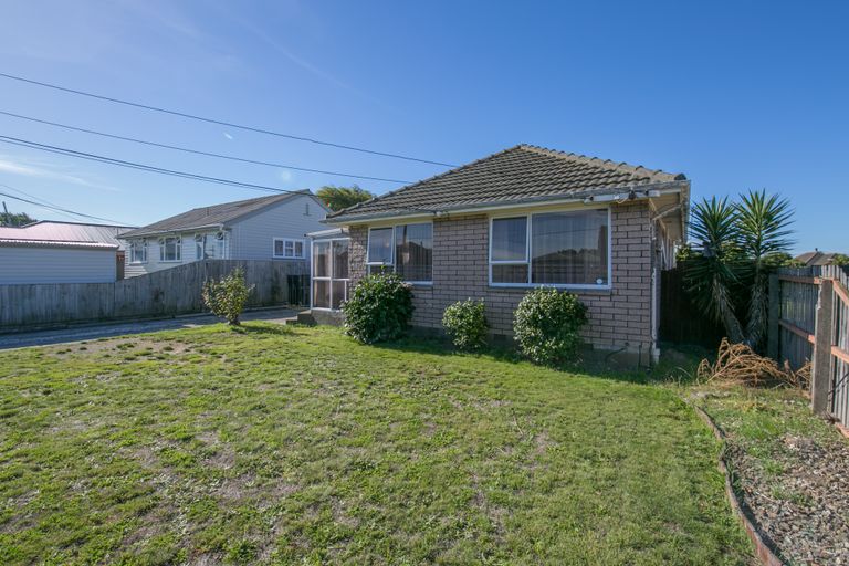 Photo of property in 41 Rowan Avenue, Aranui, Christchurch, 8061