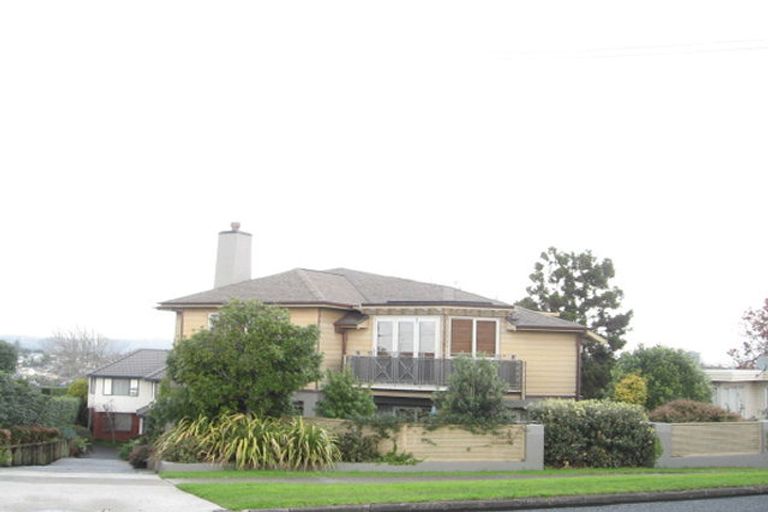 Photo of property in 65a Mellons Bay Road, Mellons Bay, Auckland, 2014