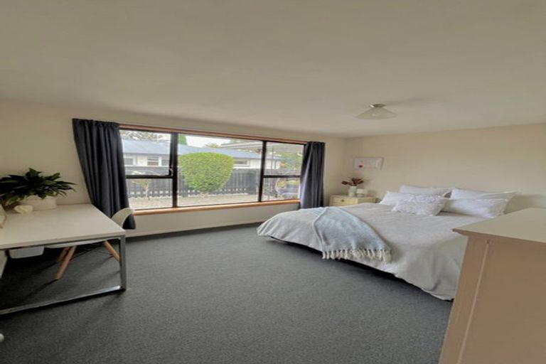 Photo of property in 15 Talltree Avenue, Avonhead, Christchurch, 8042