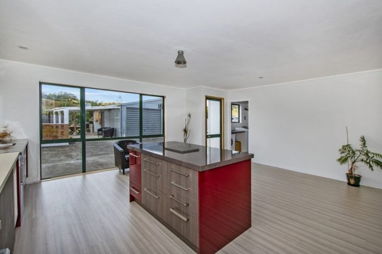 Photo of property in 56 Valley Road, Hikurangi, 0114