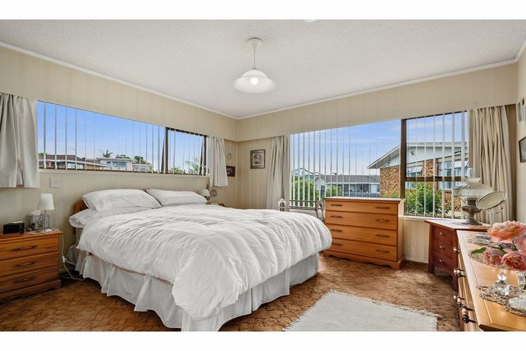 Photo of property in 24 Widmore Drive, Massey, Auckland, 0614