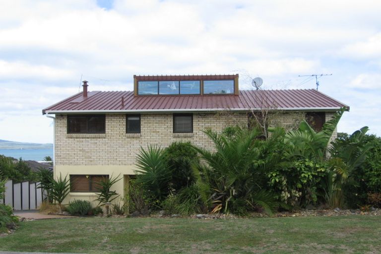 Photo of property in 1/2 Marama Street, Castor Bay, Auckland, 0620