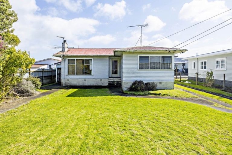 Photo of property in 4 Atkinson Avenue, Papatoetoe, Auckland, 2025
