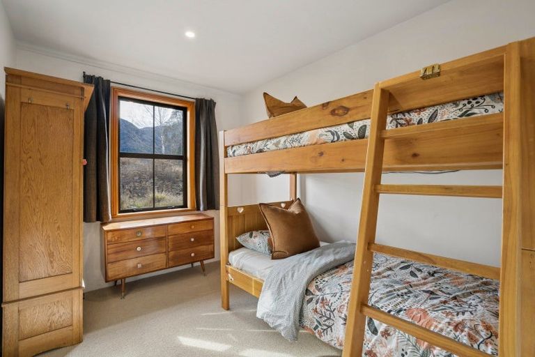 Photo of property in 66 Te Awa Road, Albert Town, Wanaka, 9382