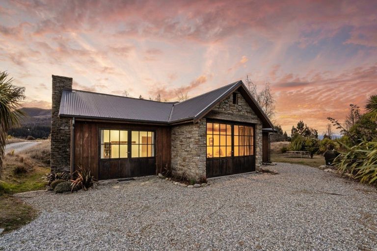 Photo of property in 66 Te Awa Road, Albert Town, Wanaka, 9382