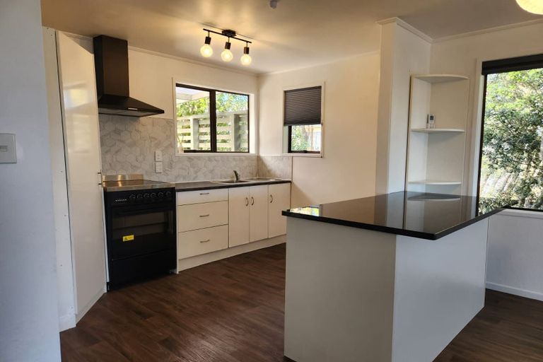 Photo of property in 87 Solar Road, Glen Eden, Auckland, 0602
