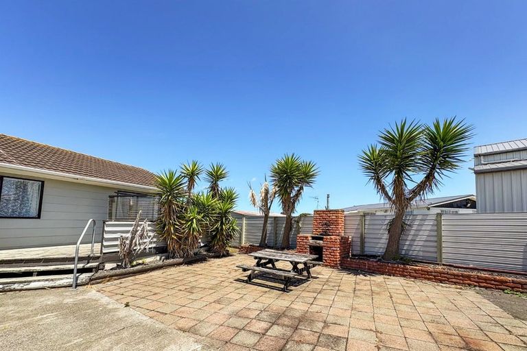 Photo of property in 38 Tongariro Street, Castlecliff, Wanganui, 4501