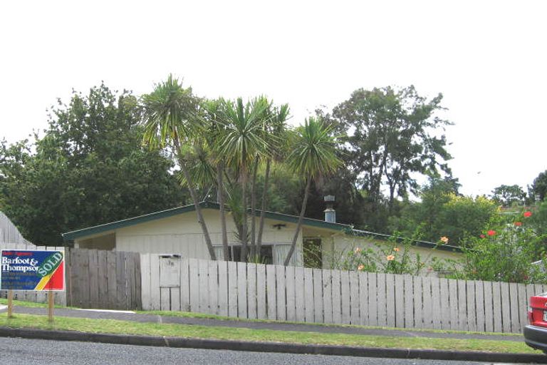 Photo of property in 38 Weatherly Road, Torbay, Auckland, 0630