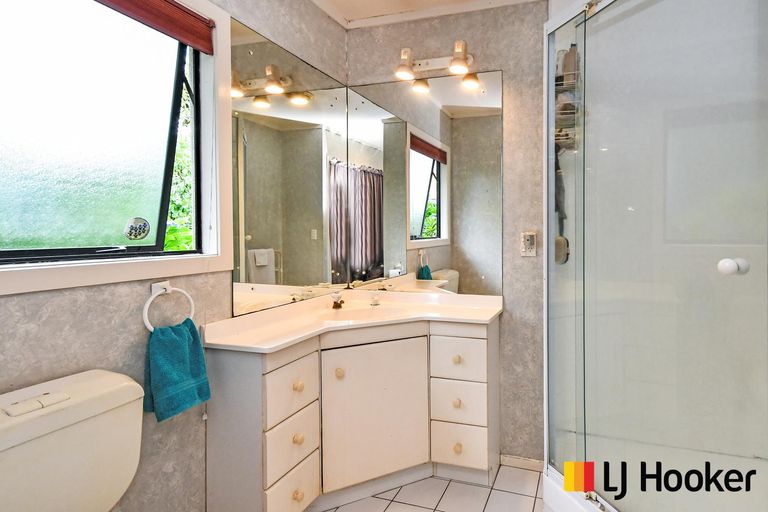 Photo of property in 33 Peretao Rise, The Gardens, Auckland, 2105