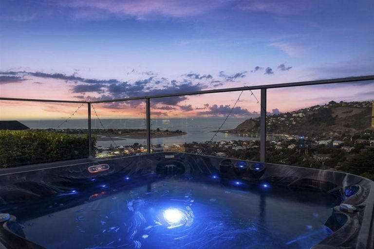 Photo of property in 79 Glenstrae Road, Redcliffs, Christchurch, 8081