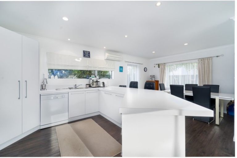 Photo of property in 78 Regent Street, Martinborough, 5711