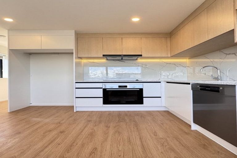 Photo of property in 1/387 Mount Albert Road, Mount Roskill, Auckland, 1041