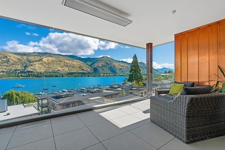 Photo of property in 21 Marina Terrace, Kinloch, Taupo, 3377