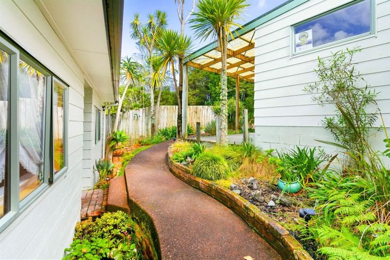 Photo of property in 24 Withers Road, Glen Eden, Auckland, 0602