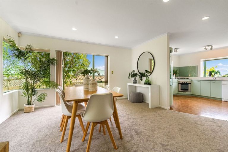 Photo of property in 10 Sandpiper Grove, Unsworth Heights, Auckland, 0632