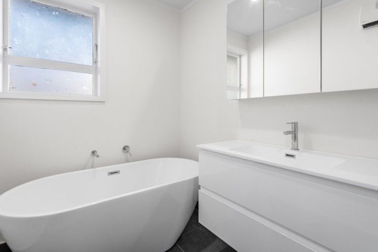 Photo of property in 19 Jenkins Avenue, Redwood, Christchurch, 8051