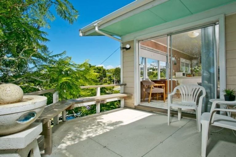 Photo of property in 36 Woodside Avenue, Northcote, Auckland, 0627