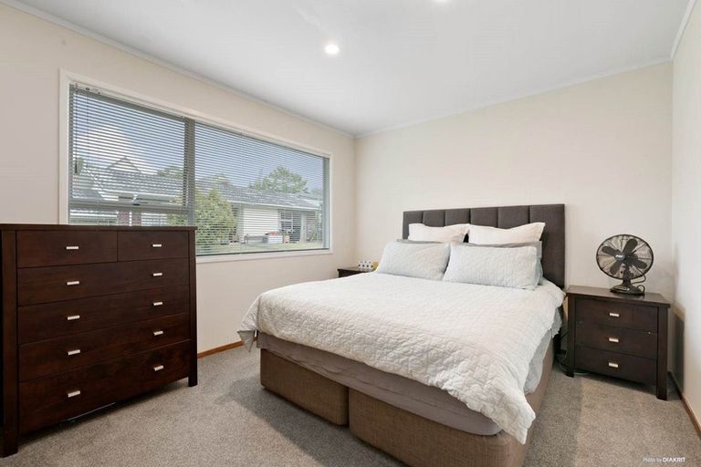 Photo of property in 2/28 Scarlock Avenue, Browns Bay, Auckland, 0630