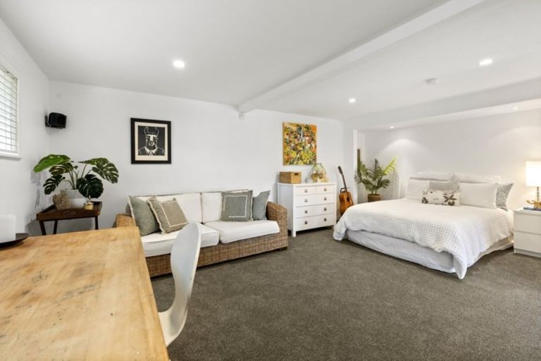 Photo of property in 30 Maritime Terrace, Birkenhead, Auckland, 0626