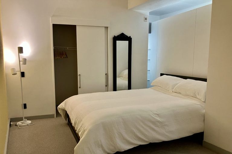 Photo of property in Gerondis Bldg Apartments, 209/60 Willis Street, Wellington Central, Wellington, 6011