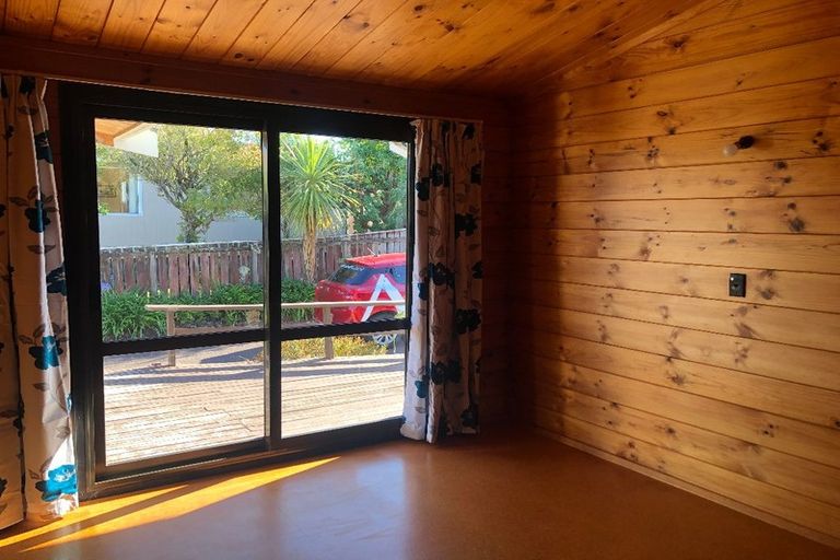 Photo of property in 11 Angela Place, Kinloch, Taupo, 3377