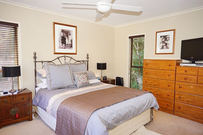 Photo of property in 16 Blundell Place, Chatswood, Auckland, 0626