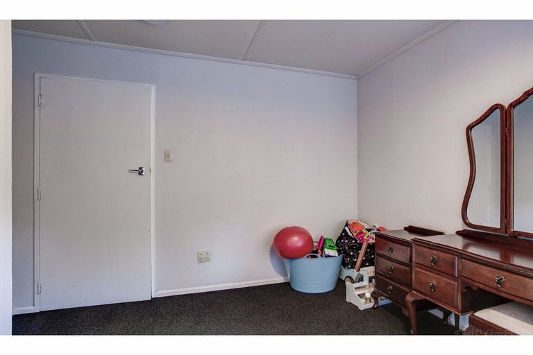 Photo of property in 16 Clyde Carr Crescent, Waimataitai, Timaru, 7910