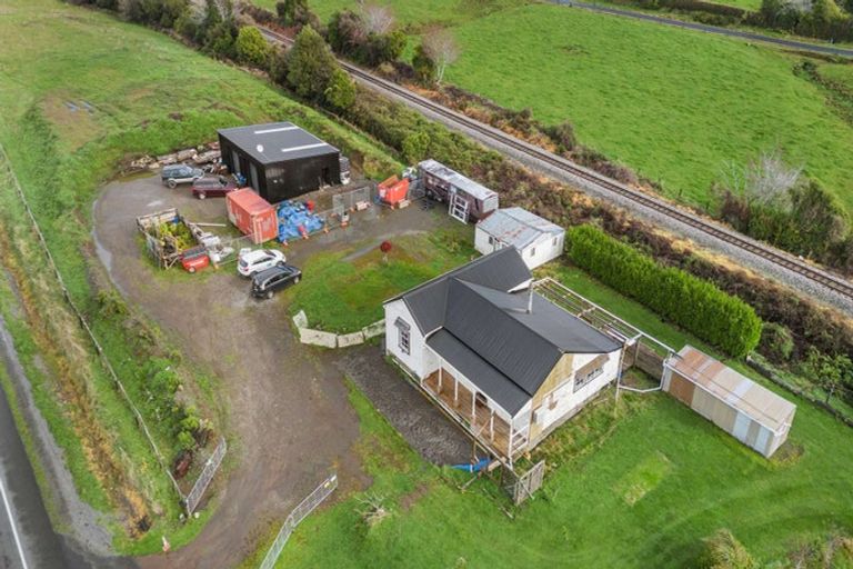 Photo of property in 2634 Mountain Road, Tariki, Stratford, 4394