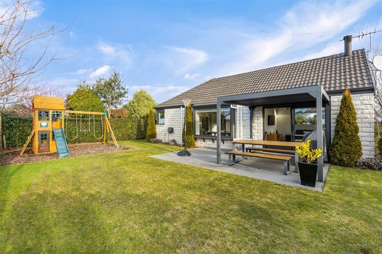 Photo of property in 44 Karnak Crescent, Russley, Christchurch, 8042