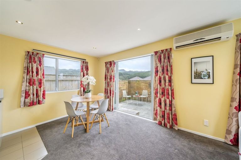 Photo of property in 16 Mcewen Crescent, Riverstone Terraces, Upper Hutt, 5018