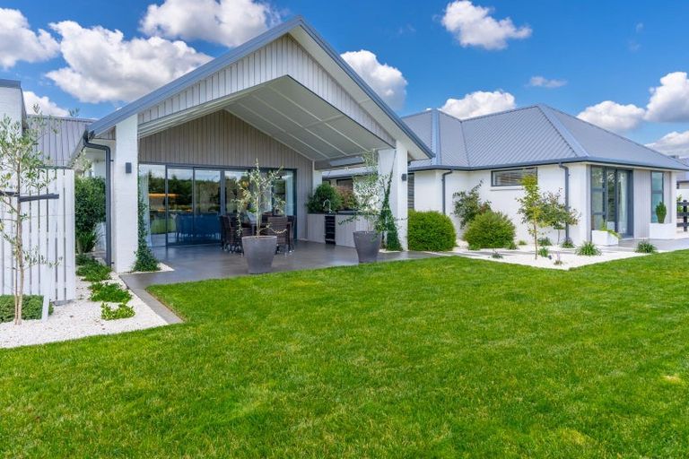 Photo of property in 25 Mike Smith Drive, Cambridge, 3434