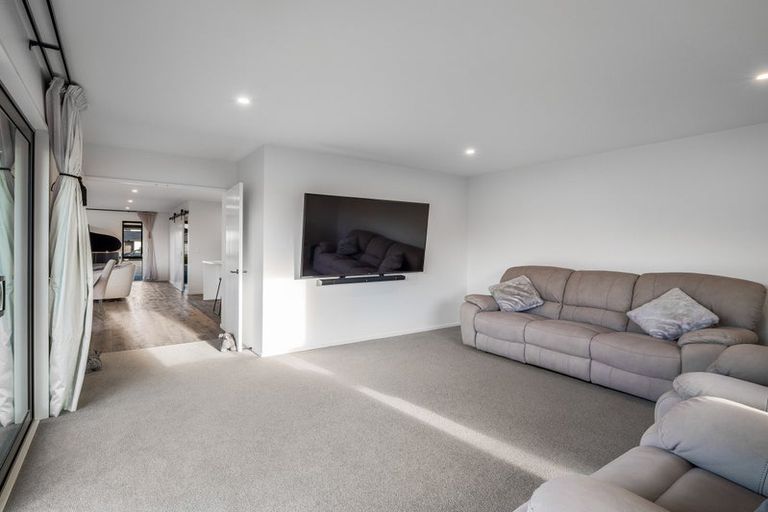 Photo of property in 9 Feather Place, Rolleston, 7615