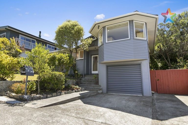 Photo of property in 7 Panorama Grove, Harbour View, Lower Hutt, 5010