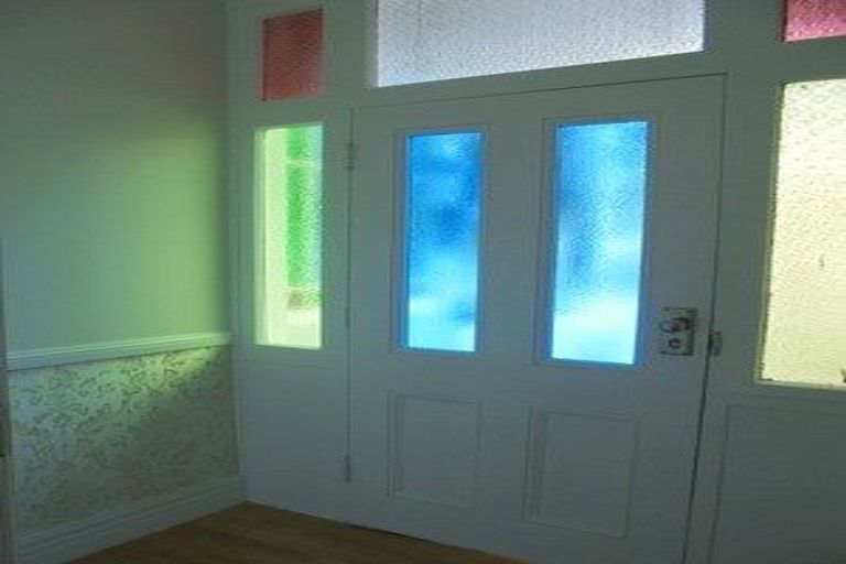 Photo of property in 127 Tasman Street, Mount Cook, Wellington, 6021