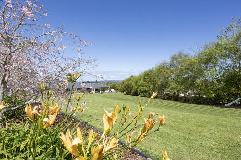 Photo of property in 35 Terry Smyth Drive, Kumeu, 0892