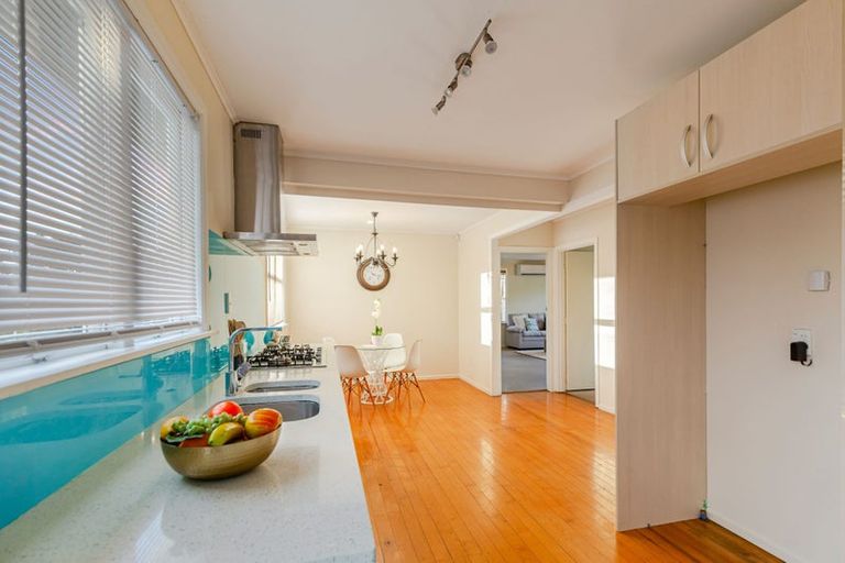 Photo of property in 37 Kamara Road, Glen Eden, Auckland, 0602