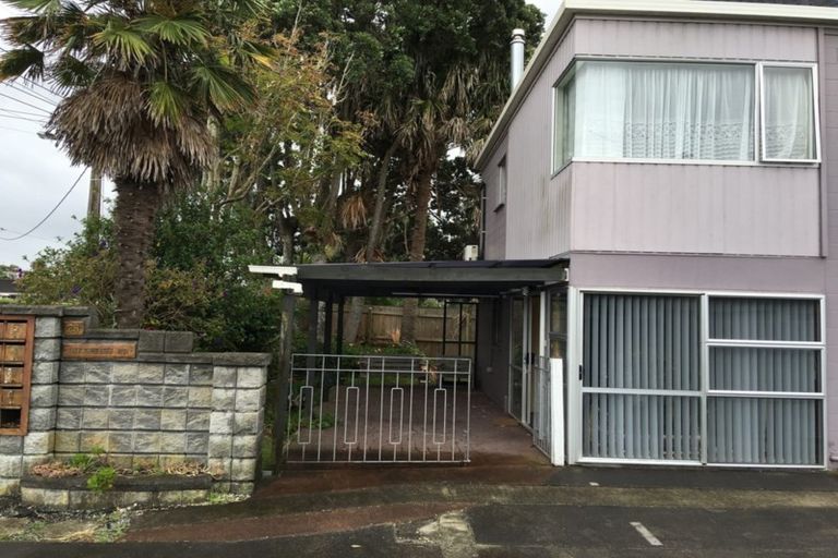Photo of property in 1/25 Inverness Road, Browns Bay, Auckland, 0630