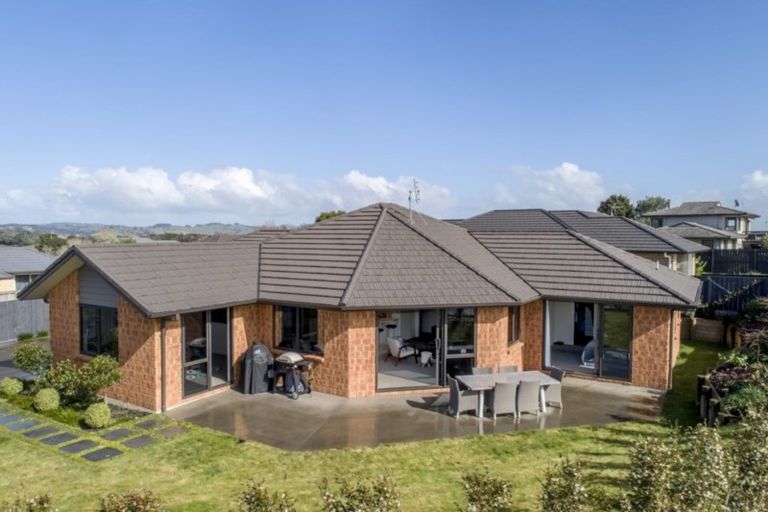 Photo of property in 9 Brian Cowley Place, Tuakau, 2121