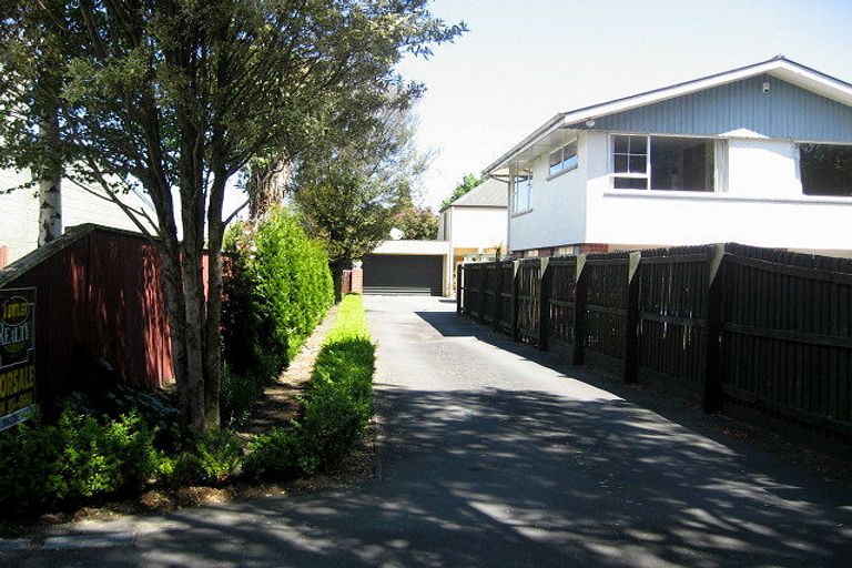 Photo of property in 2/7 Barnes Road, Redwood, Christchurch, 8051
