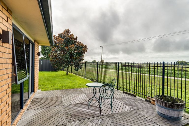 Photo of property in 35 Mcnaughton Place, Onekawa, Napier, 4110