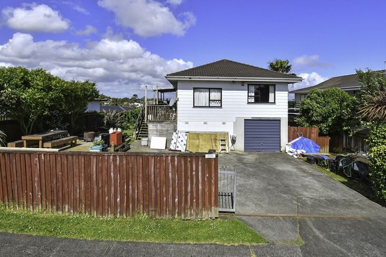 Photo of property in 8 Southview Place, Wattle Downs, Auckland, 2102