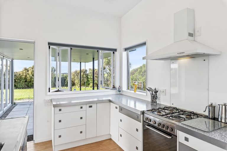 Photo of property in 21 Sandown Road, Te Horo Beach, Otaki, 5581