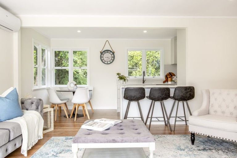 Photo of property in 54 St Leonards Road, Kelston, Auckland, 0602