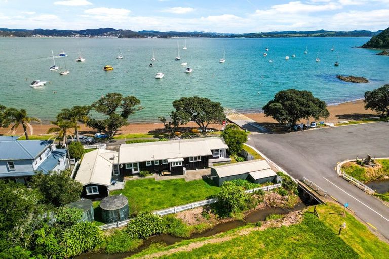 Photo of property in 49 The Strand, Russell, 0202