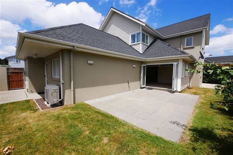 Photo of property in 3 Cornwall Place, Karaka, Papakura, 2113