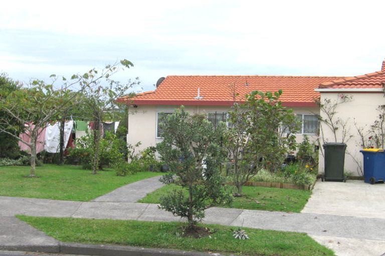 Photo of property in 15 Ebony Place, Massey, Auckland, 0614