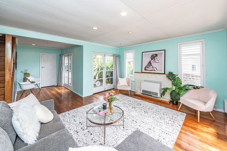 Photo of property in 64 Purnell Street, College Estate, Whanganui, 4500