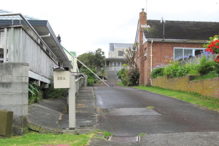 Photo of property in 39a Kiwi Esplanade, Mangere Bridge, Auckland, 2022