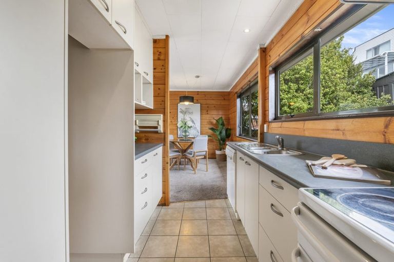 Photo of property in 1/45 Target Road, Totara Vale, Auckland, 0629