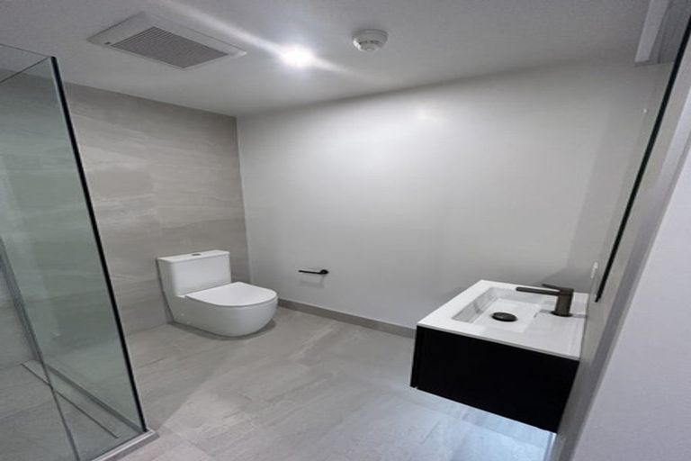 Photo of property in 9/7 Northlake Drive, Wanaka, 9305